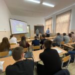 «И если выбор-жизнь, то давайте жизнь любить!» и «Осторожно, мошенники»